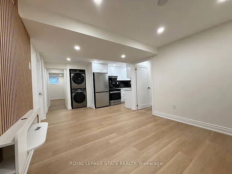 4 Waterside Dr #LOWER — Photo 7