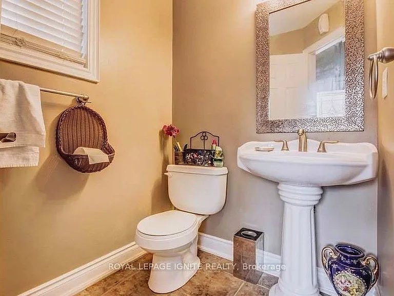 1584 Quail Run Dr #MAIN — Photo 3
