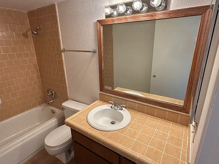 2490 W Yowell Ct — Photo 13