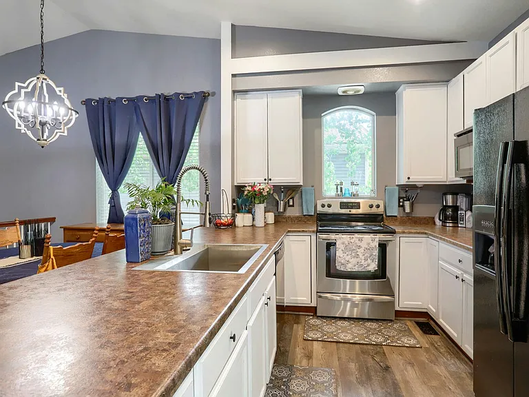 3912 Hunterwood Ln — Photo 4