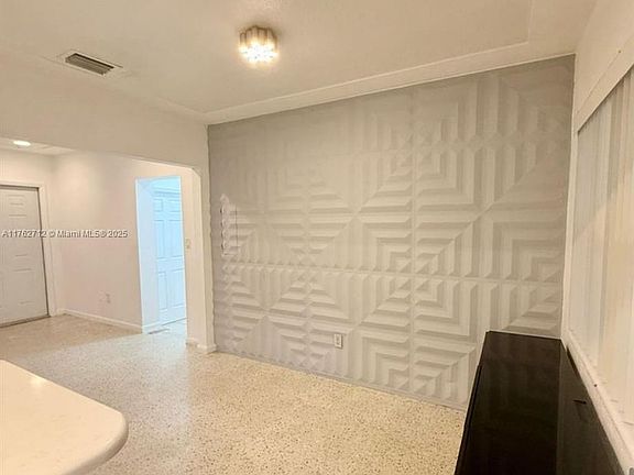4th image of 1642 NE 124th Ln #1642
