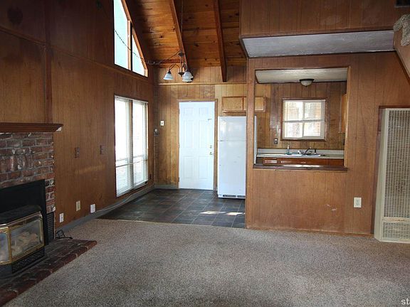 4th image of 1210 Carson Ave