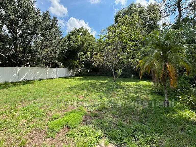 1028 Kerwood Cir — Photo 43