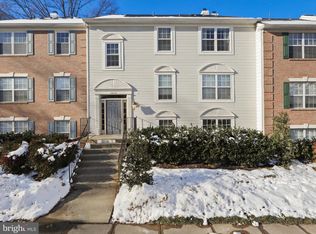 12110 Green Ledge Ct APT 302, Fairfax, VA 22033