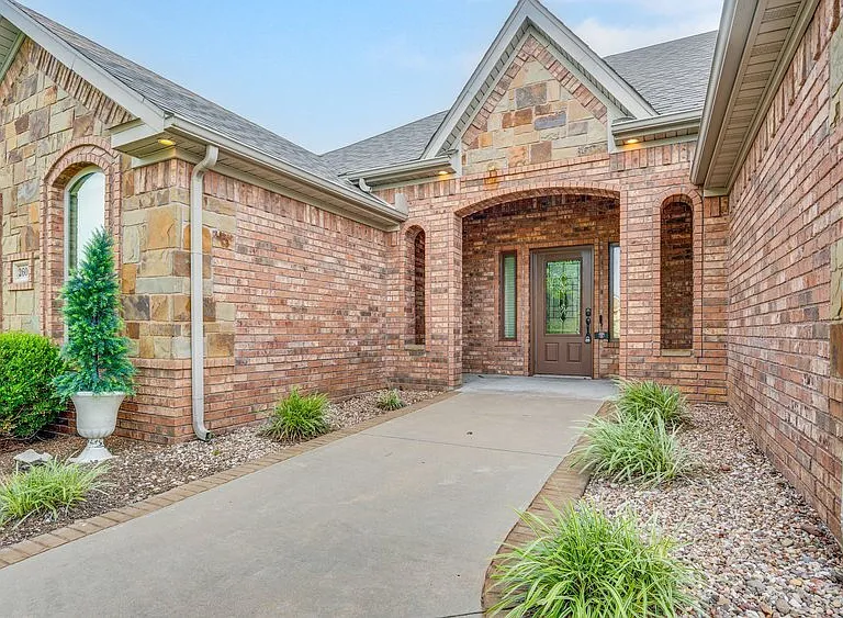 2606 Glenn Ridge Rd — Photo 2