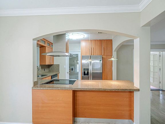 5th image of 850 NE 118th Street
