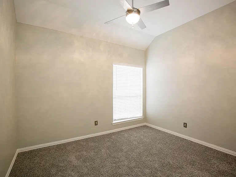 5814 Norfolk Ln — Photo 32