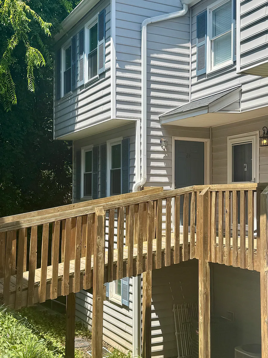 Building Photo - 1227 Barnwell St #24