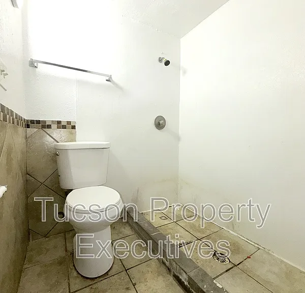 3810 E Monte Vista Dr #107 — Photo 5
