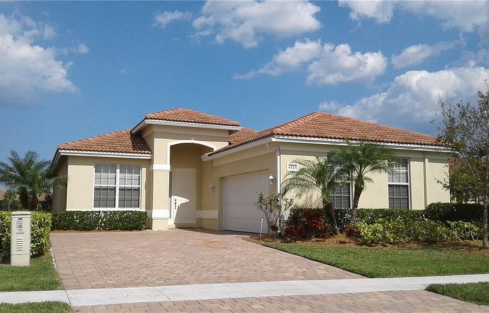 1st image of 4335 NW Oakbrook Cir