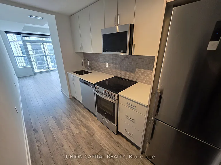 1005 Dundas St E #709 — Photo 4