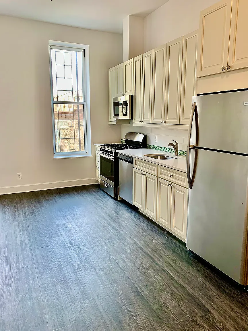 515 East 118th Street — Photo 1
