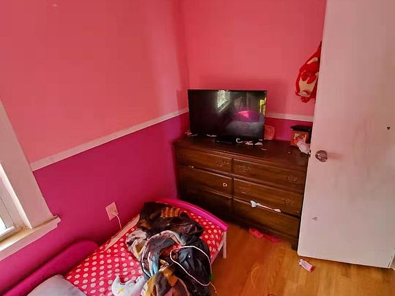 5th image of 198 Saint Marys Ave