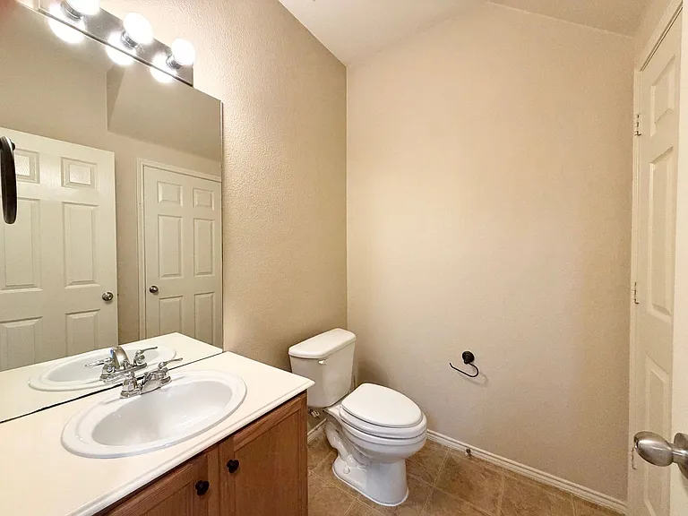 2224 Stonepark Pl — Photo 9