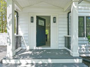 708 Old Medford Ave, Medford, NY 11763