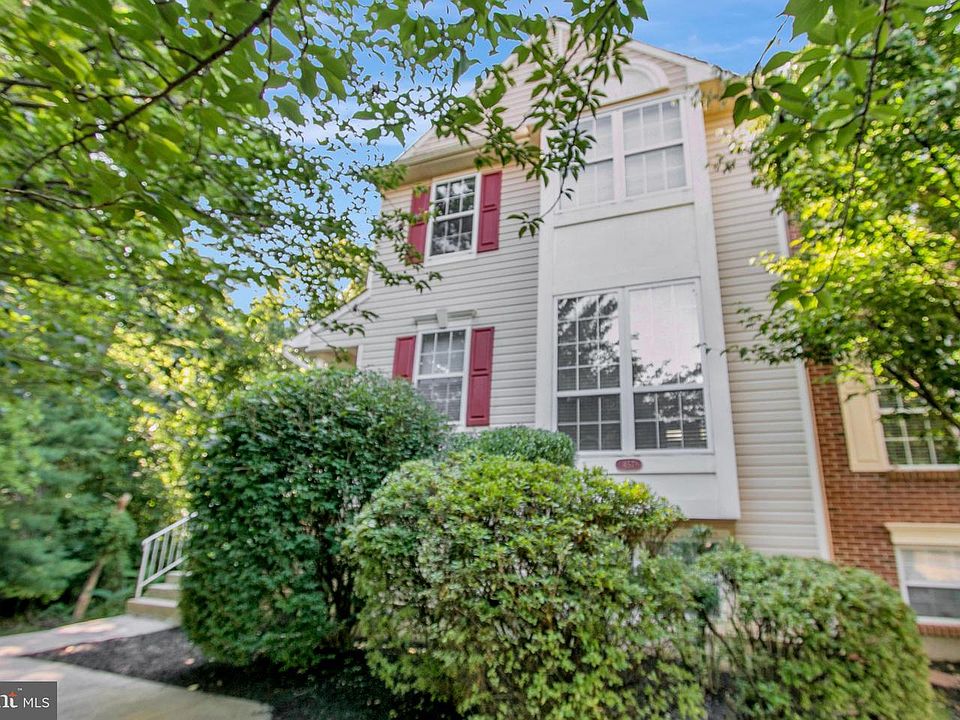 1st image of 457 Woodstock Ln