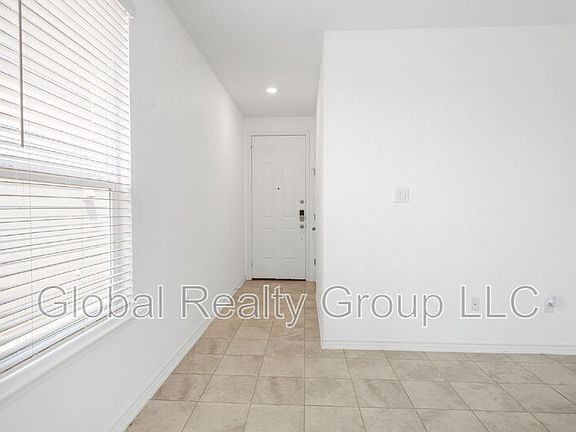 5th image of 4466 Tivoli Dr