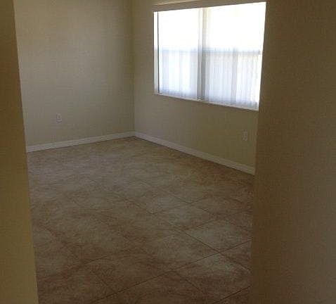 5th image of 5982 52nd Ave N