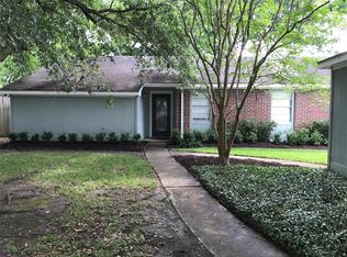737 S Illinois Ave, League City, TX 77573