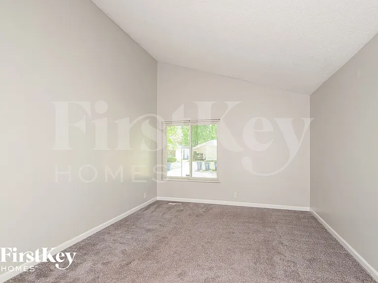 3313 Green Pasture Dr — Photo 16
