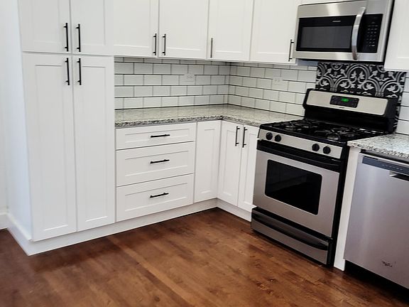 4th image of 3105 N Haussen Ct Floor 2