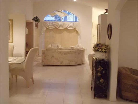 Home For Sale In Grove Isle