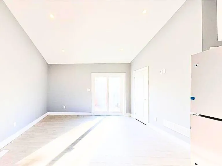 77 Godfrey Dr — Photo 15