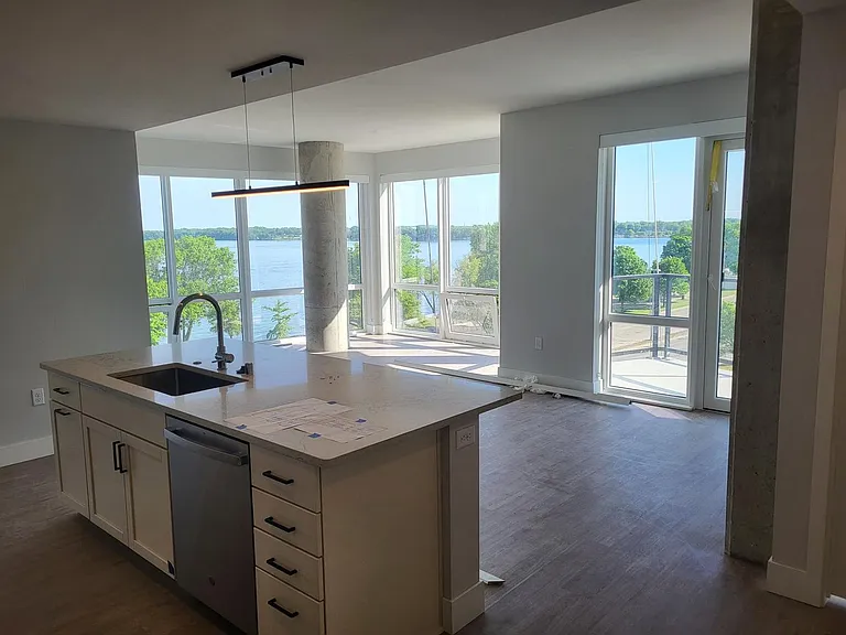 The Adria 179 W. Wilson St. — Photo 89