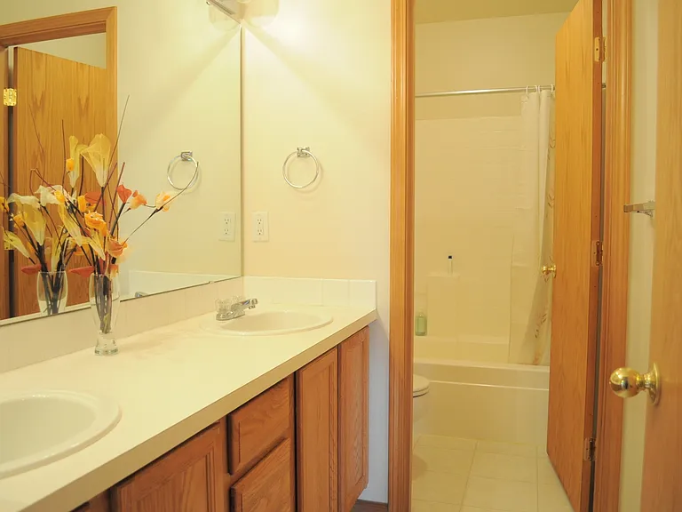551 Quincy Ave NE — Photo 20