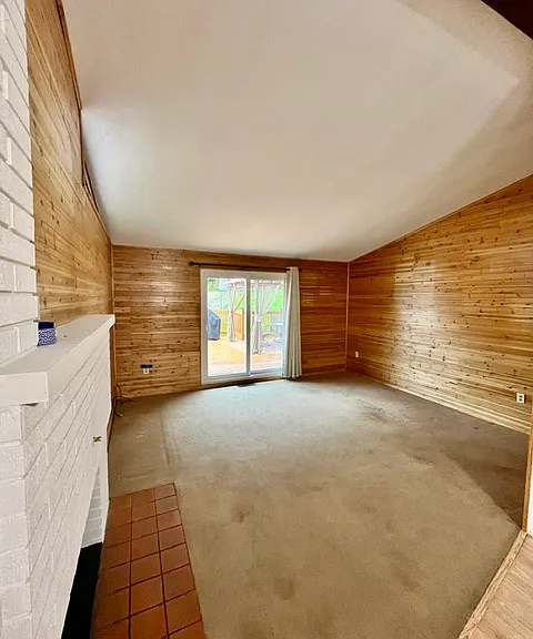 2214 Glendale Dr — Photo 7