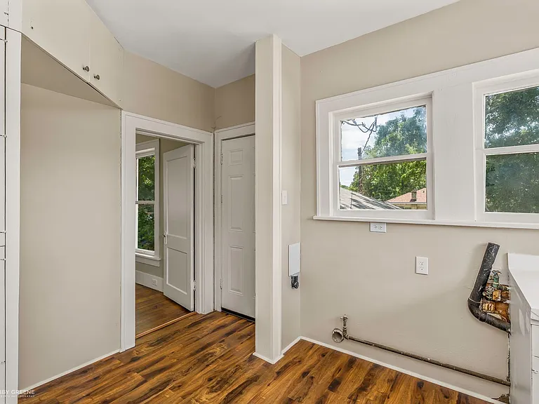 3305 Creswell Ave — Photo 15