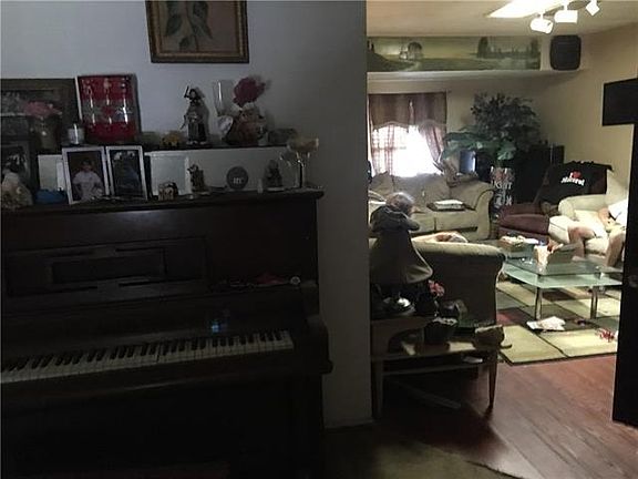 5th image of 1415 Athens Dr