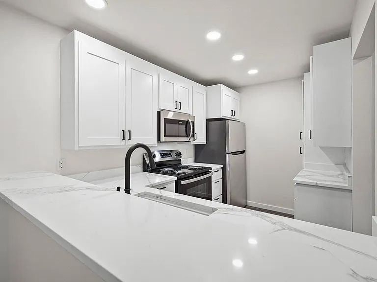 509 S Perry Pkwy #1 — Photo 1