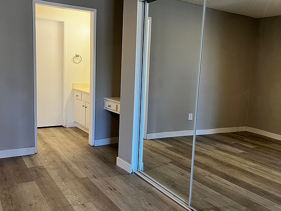 5th image of 8430 Cedros Ave