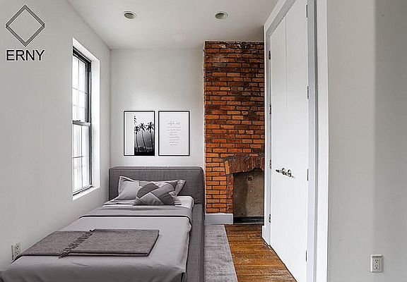 4th image of 851 Willoughby Ave #1