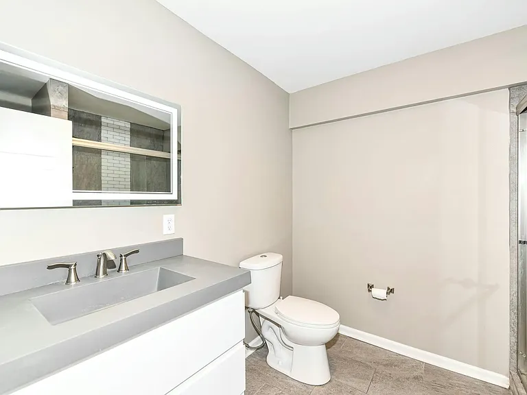 405 N State Ave — Photo 20