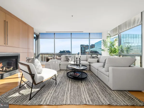 2001 15th St N APT 1611, Arlington, VA 22201