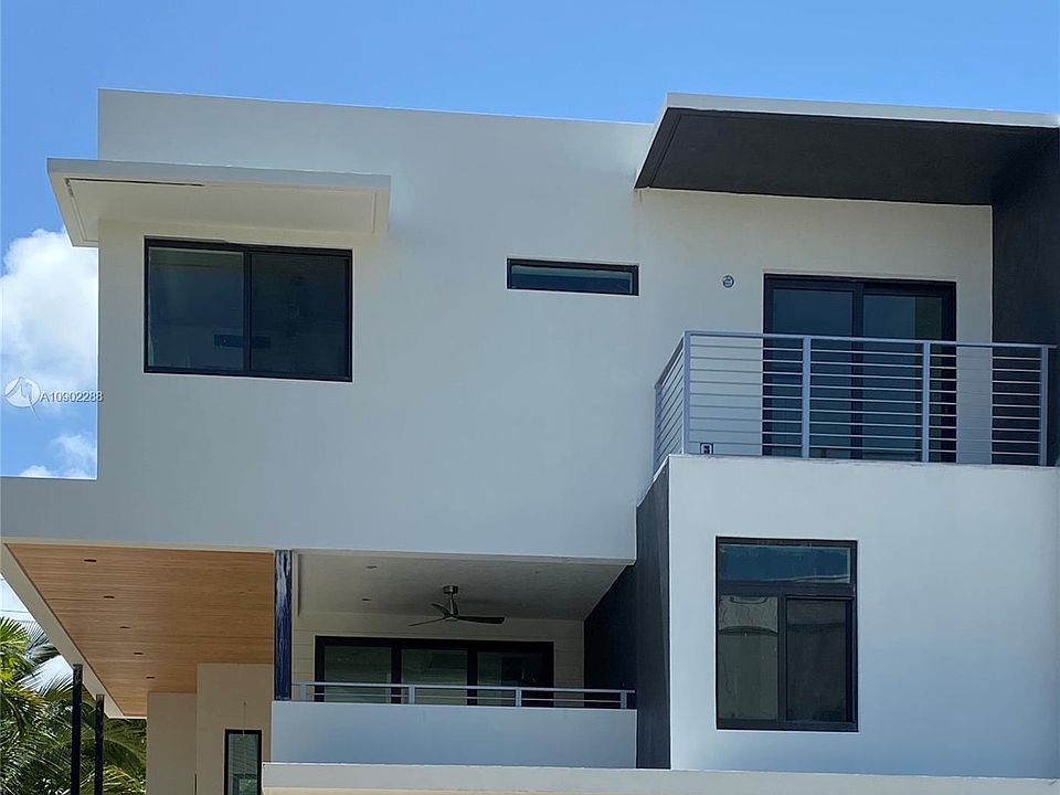 2nd image of 640 Fernwood Rd #2
