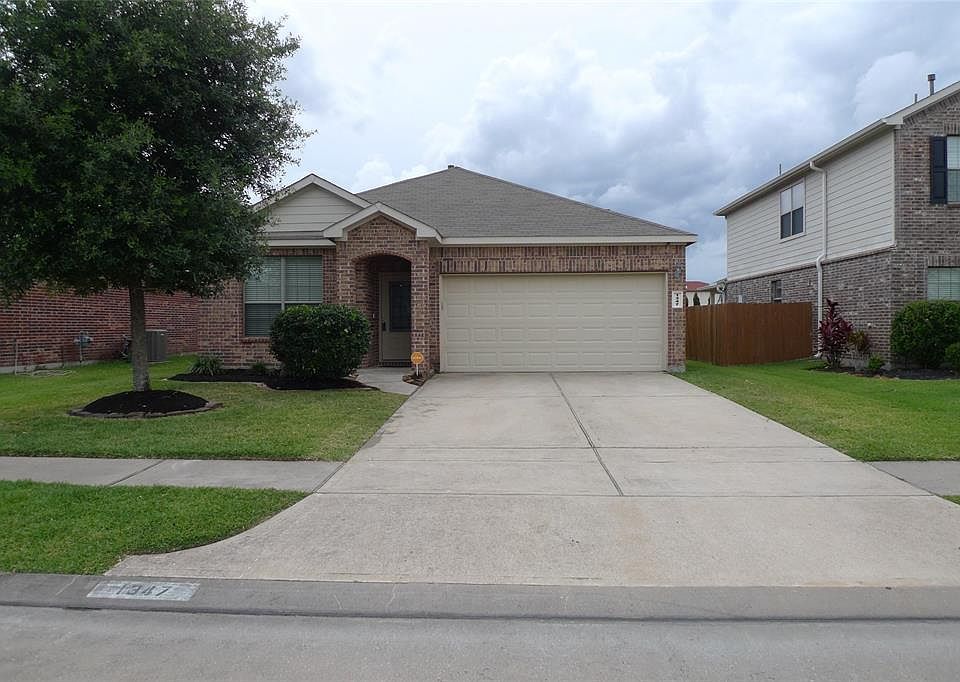 1st image of 1347 S Maple Dr