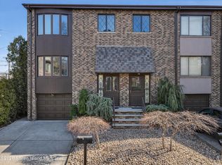 261 Hillbrook Dr, Staten Island, NY 10305