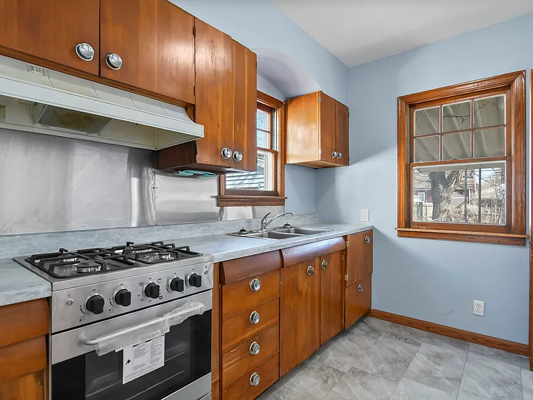 2636 S 7th St — Photo 5