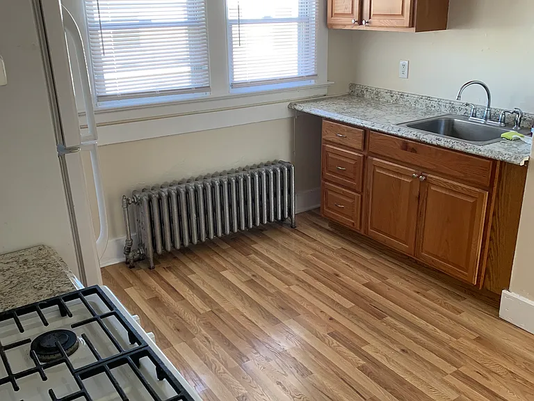 634 Main St #2 — Photo 8
