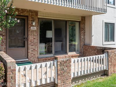 6562 Maple Lakes Dr, West Bloomfield, MI, 48322