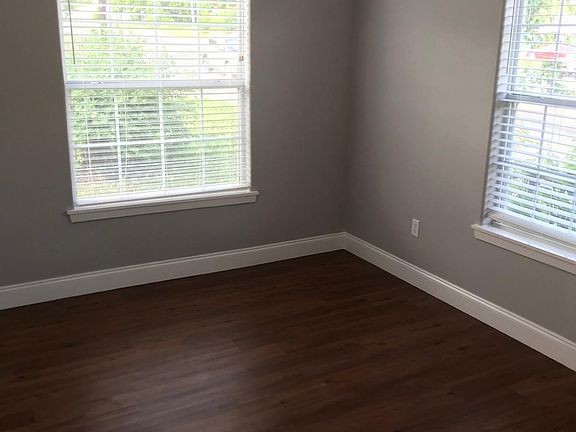2nd image of 2258 Burnet St