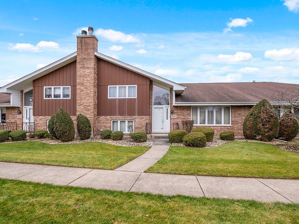 1st image of 10619 Lynn Dr #119