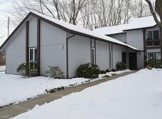 751 Pipes Ct, Northfield, OH 44067