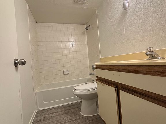 5th image of 5612 S Wood Crest Dr