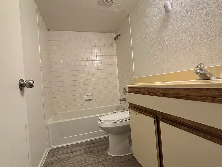 5612 S Wood Crest Dr — Photo 5