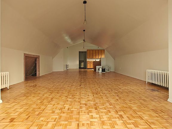 2nd image of 3820 Laurel Ave Floor 3