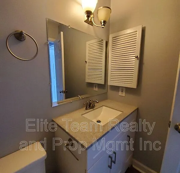 230 S Cedar St #5 — Photo 14